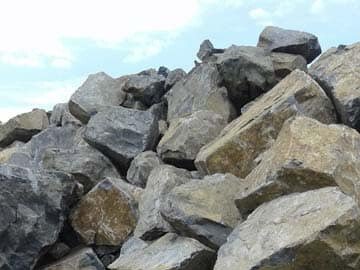 Boulder Sargodha large stone material, high-quality construction rock for foundations, road base, and heavy-duty construction projects in Pakistan.