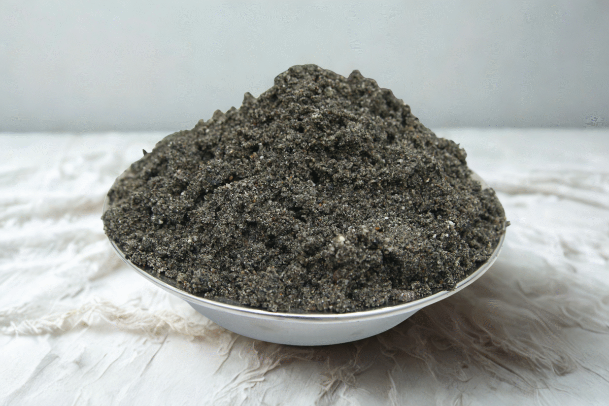 Sand Lawrencepur fine natural river sand, premium quality construction material for plaster, concrete, block making, and finishing works in Pakistan.