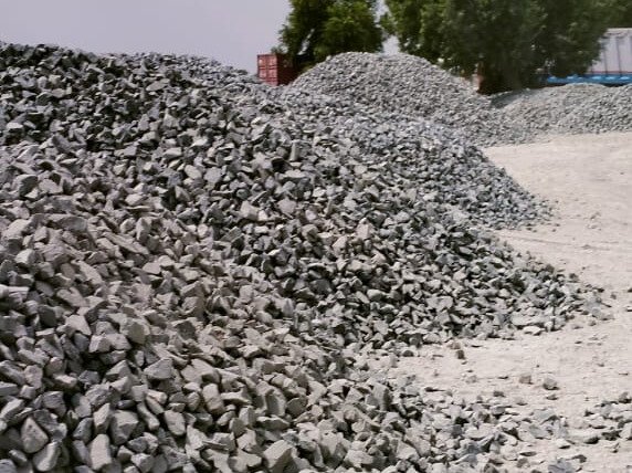 Waterbond Sargodha A Grade crushed stone aggregate, premium construction material for water-bound macadam roads, foundations, and infrastructure projects in Pakistan.