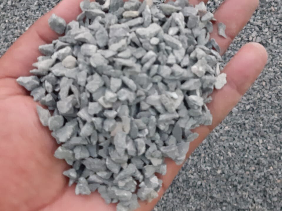 Crush Sargodha Plant A 2/8 (05–10 mm) stone aggregate, fine-grade construction material for concrete blocks, flooring, plaster, and road surfacing in Pakistan.